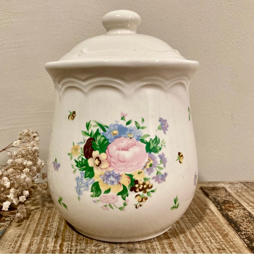8” Tall Vintage Ceramic Canister Floral Kitchen Storage Cottagecore Flowers - Picture 3 of 12